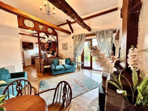Detached One Level Stone Barn 18259133 — Llangwm