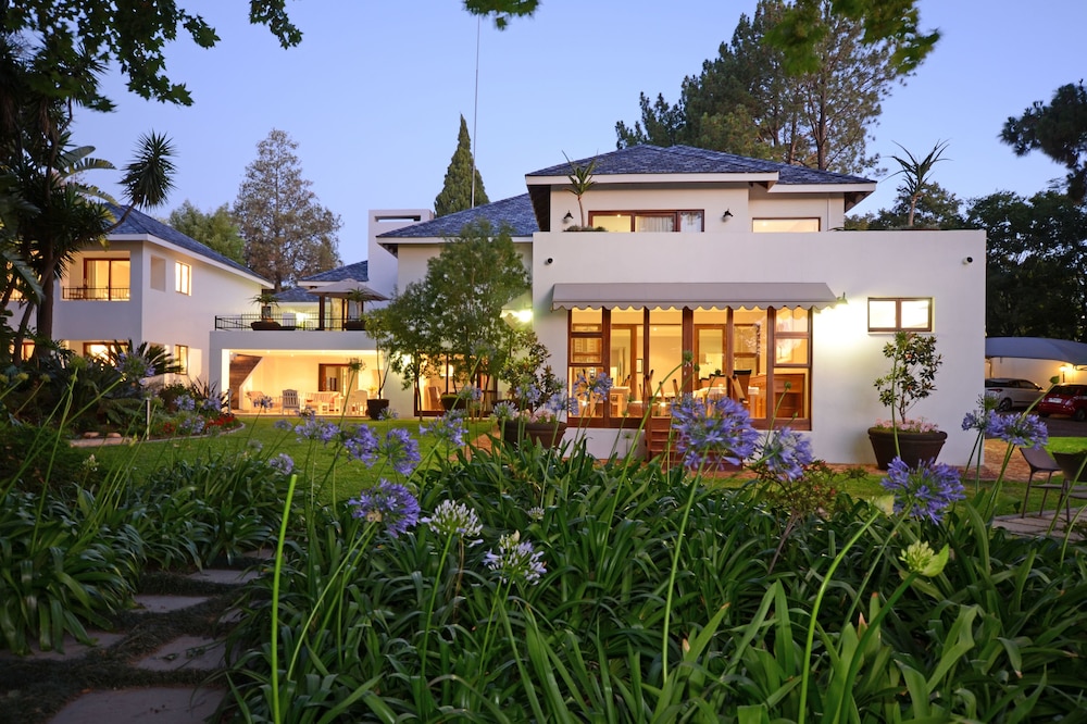 Hyde Park Guest House — 5-Star Luxury Hotel in Johannesburg, South Africa