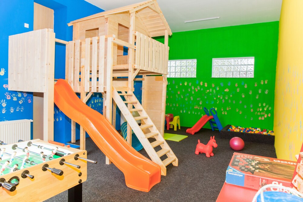 Childrens Play Area - Indoor