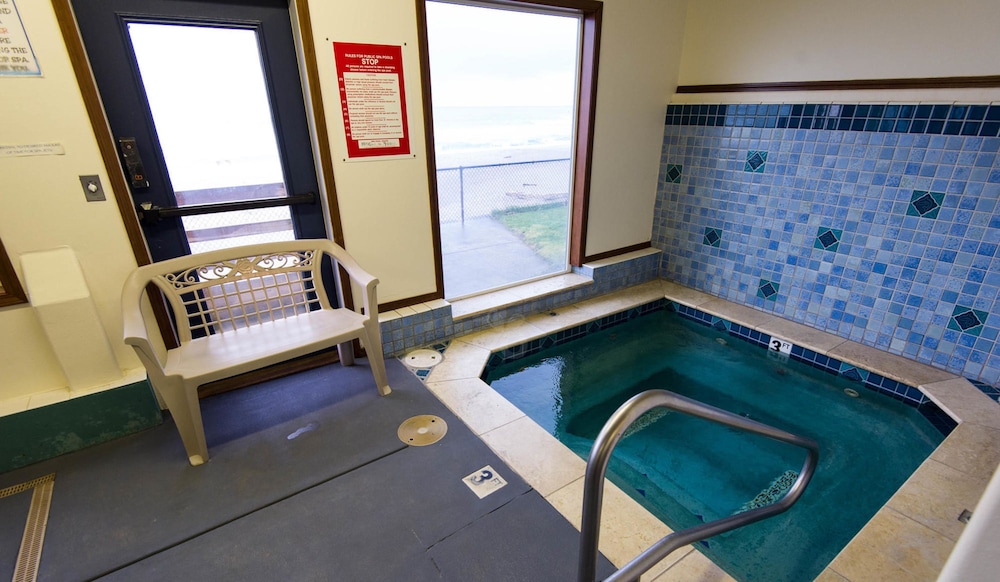 The Sandcastle Beachfront Hotel - photo 88
