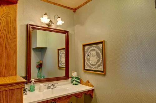 Mariposa Hotel Inn - photo 7