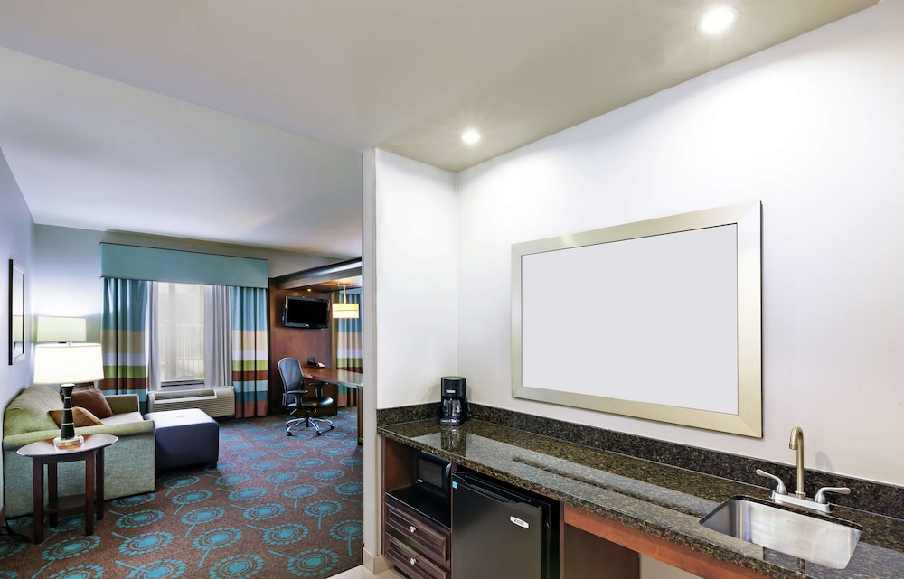 Hampton Inn & Suites Shreveport Bossier City Airline Drive - photo 15