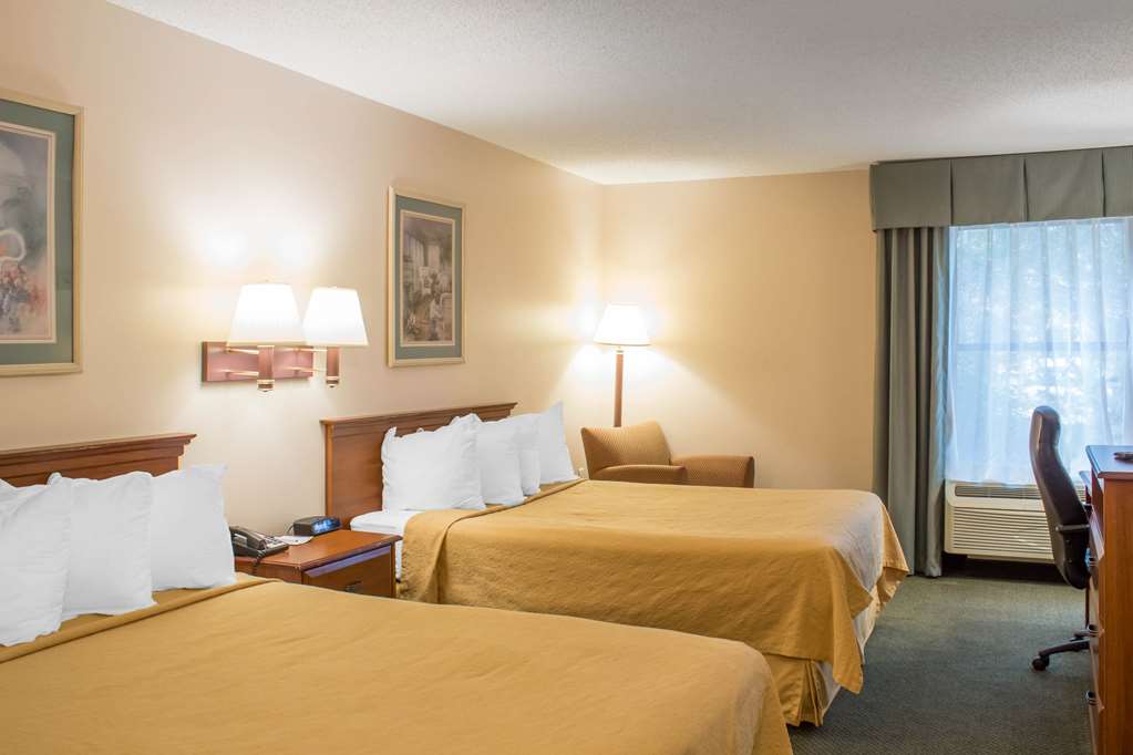 Econo Lodge Raleigh near Walnut Creek Amphitheatre - photo 16