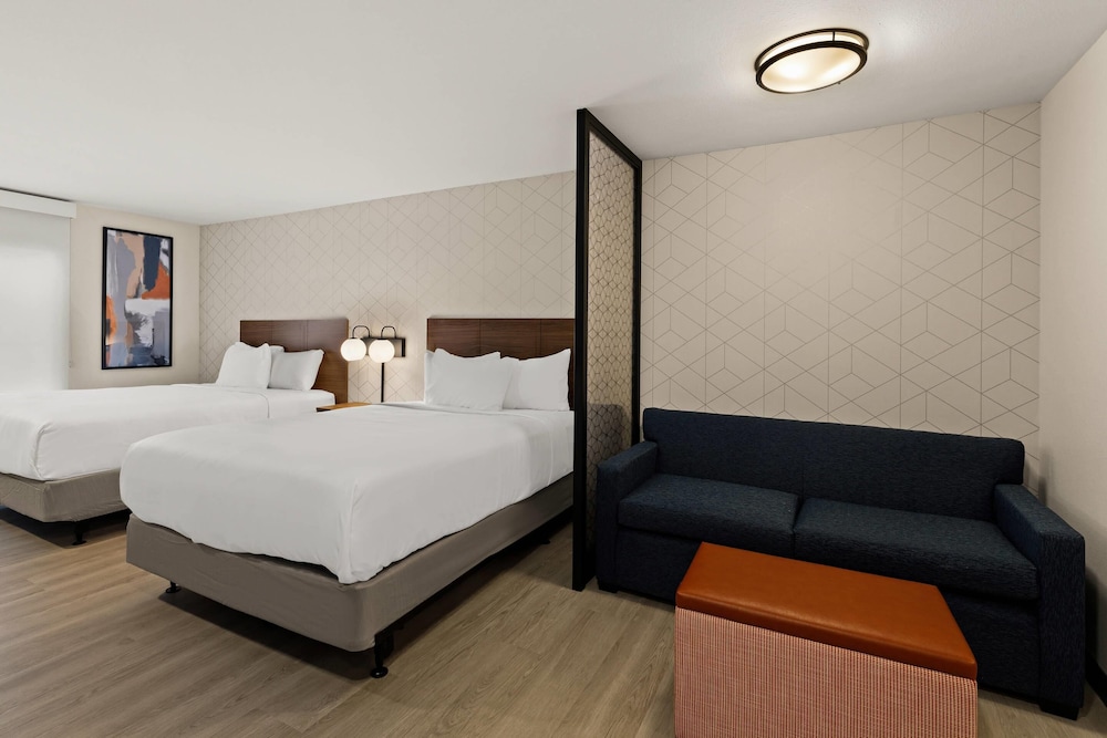Everhome Suites Temecula - photo 18