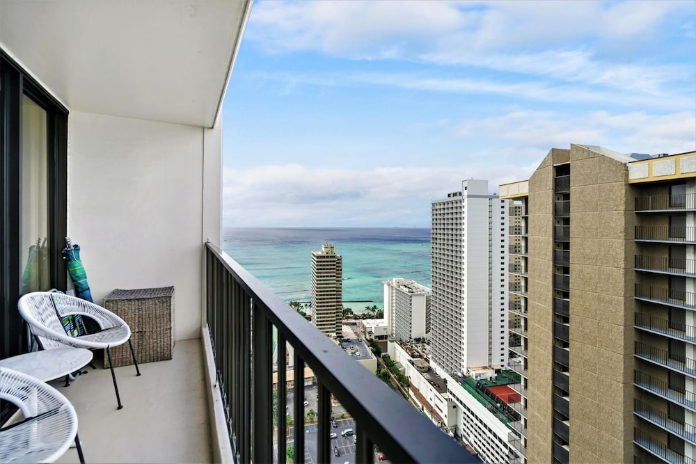 Waikiki Banyan By Darmic - photo 93
