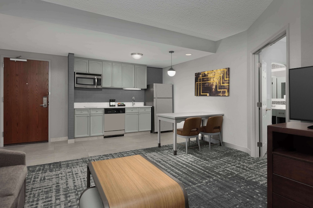 Homewood Suites by Hilton Reading - photo 17