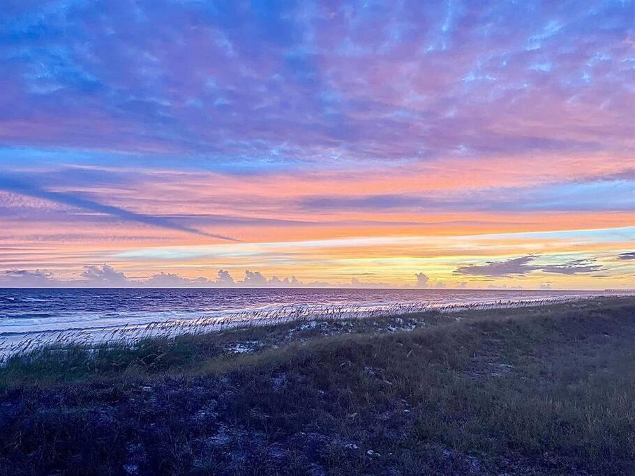 Paradise Found - last minute hotel in Panama City Beach