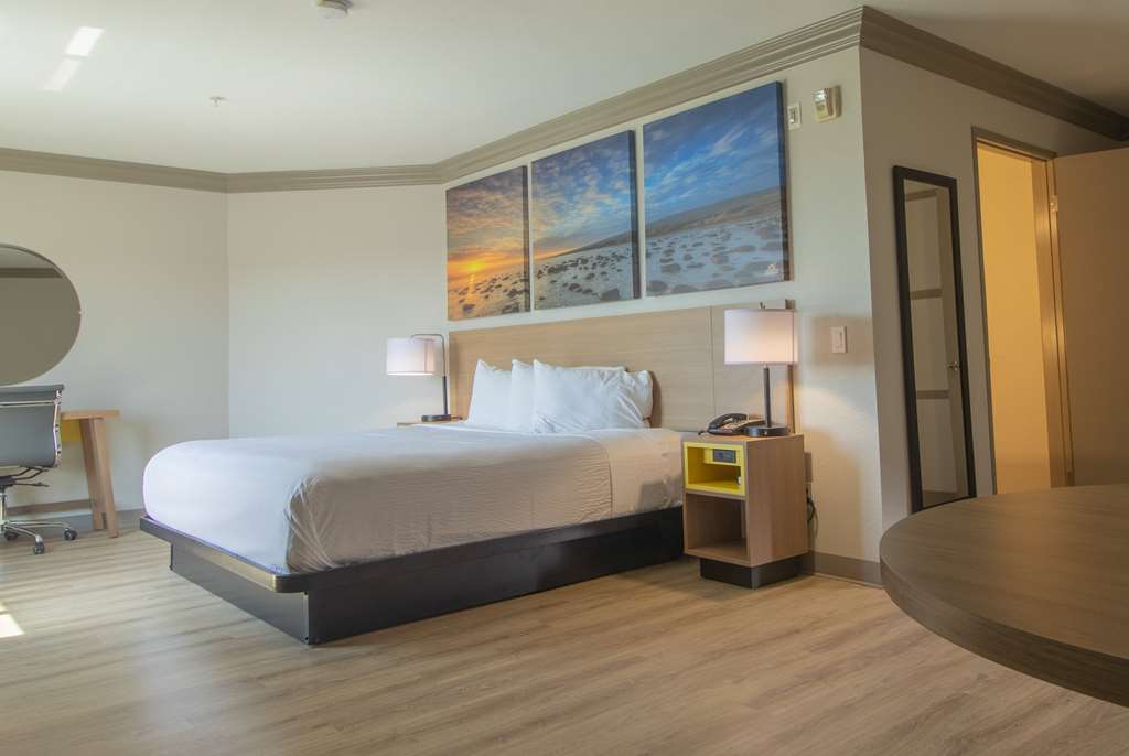 Days Inn by Wyndham Carlsbad - photo 15