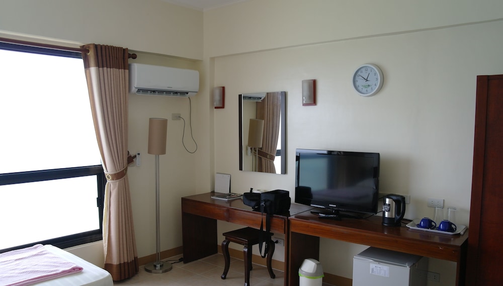 Cebu International Golf And Resort — hotel in Badian