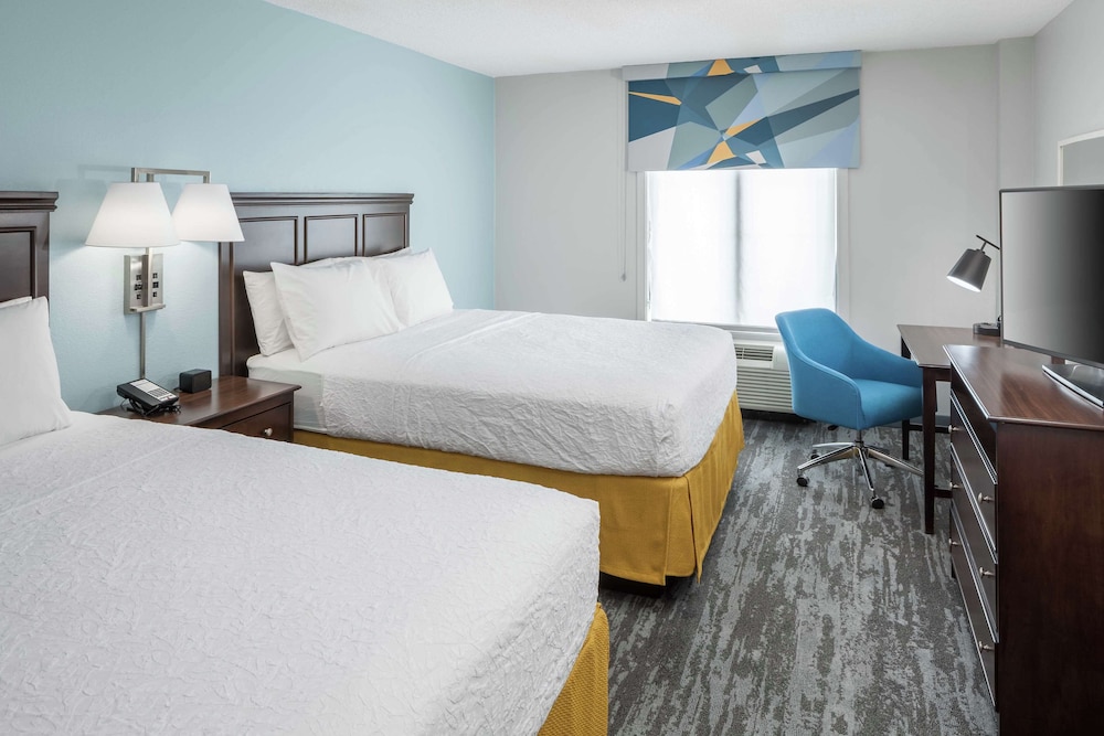 Hampton Inn & Suites Miami Doral Dolphin Mall - photo 12