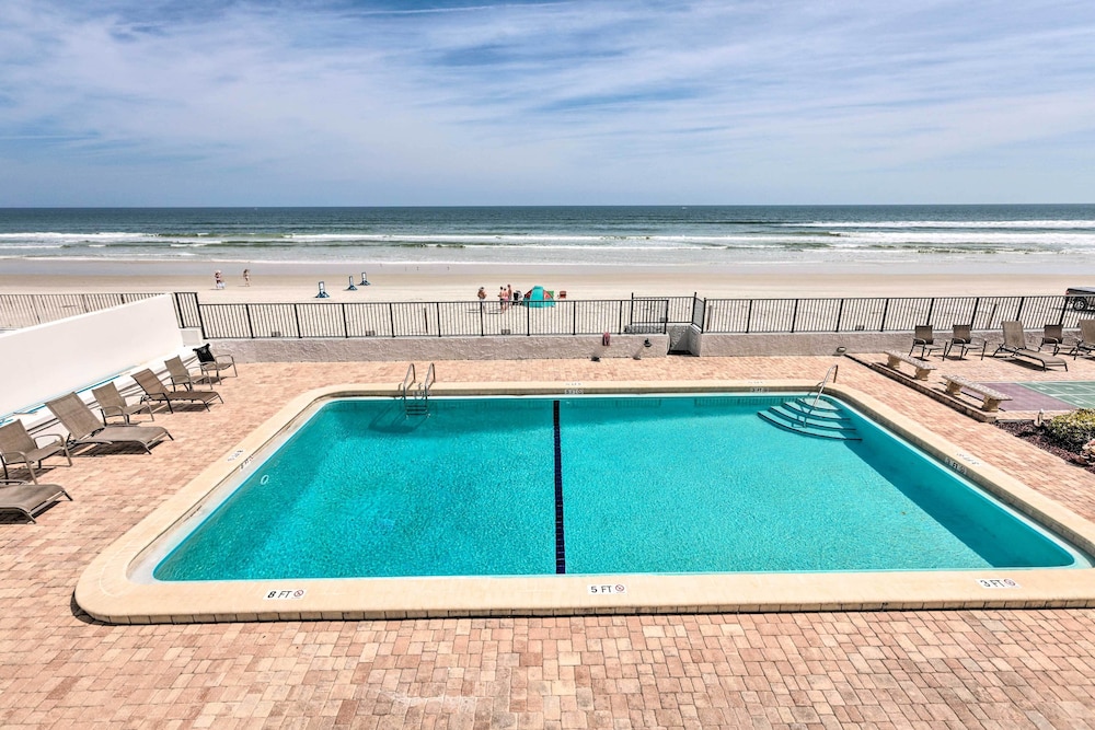 Oceanfront Retreat w Beach & Resort Access - photo 23
