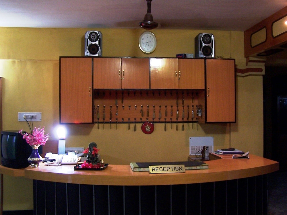 Hotel Deepak — Diamond Harbour — photo 3