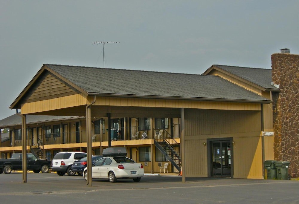Red Lion Inn & Suites La Pine - photo 15