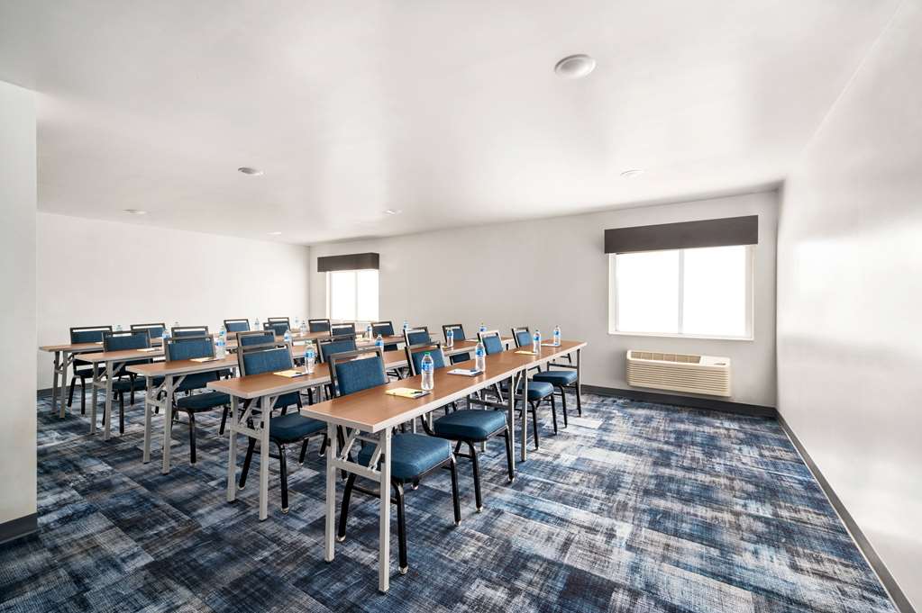 La Quinta Inn by Wyndham Columbus Dublin - photo 34