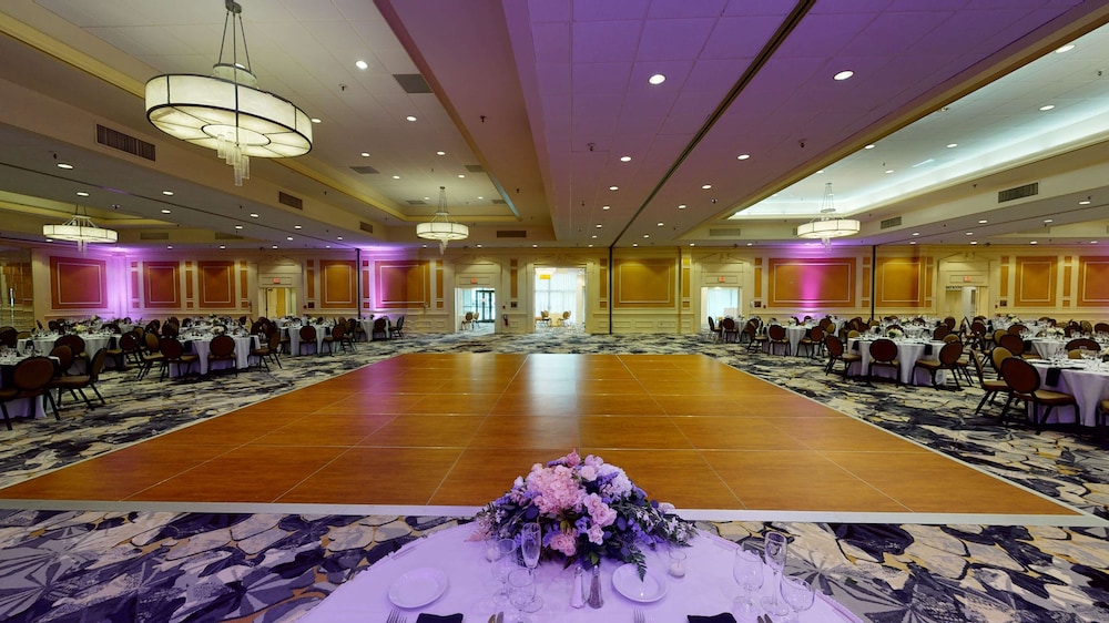 DoubleTree by Hilton Boston North Shore - photo 43