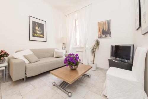 Foscolo al 24 — 4-Star Luxury Hotel in Rome, Italy