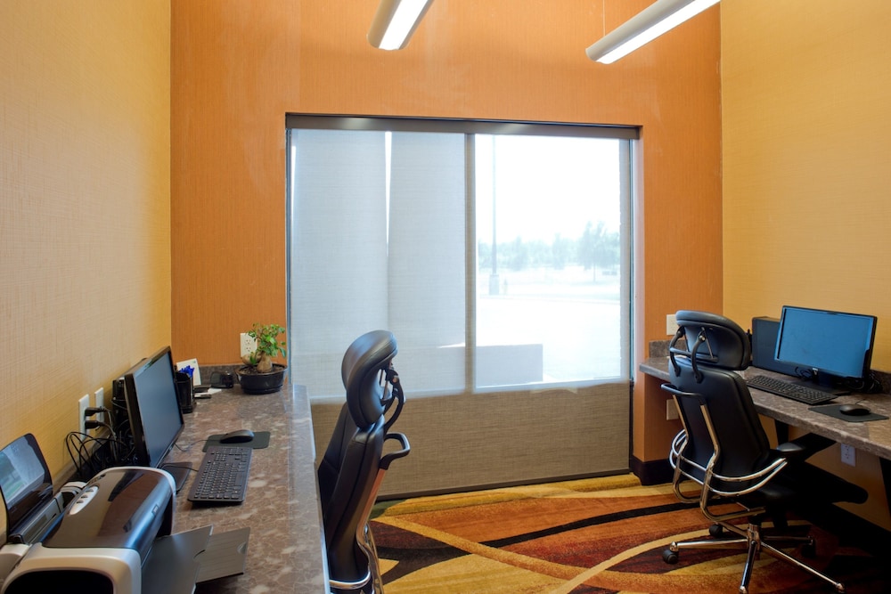 Holiday Inn Express Hotel & Suites Prattville South by IHG - photo 45