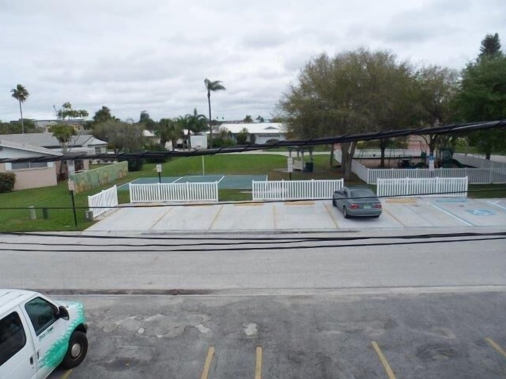 Malibu Resort Motel - photo 43