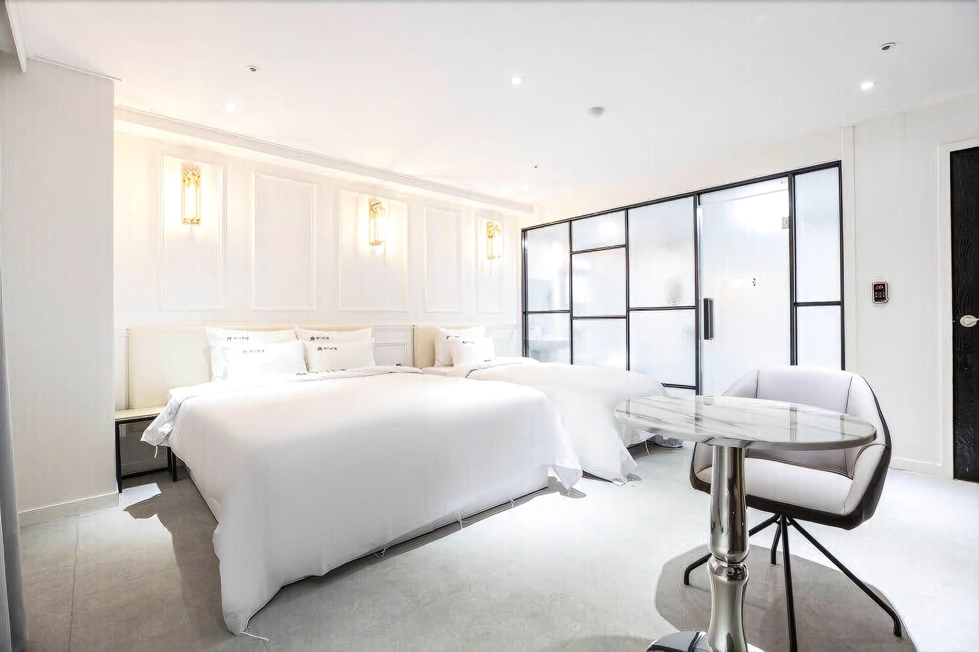 Hotel Luna — hotel in Hwaseong-Si