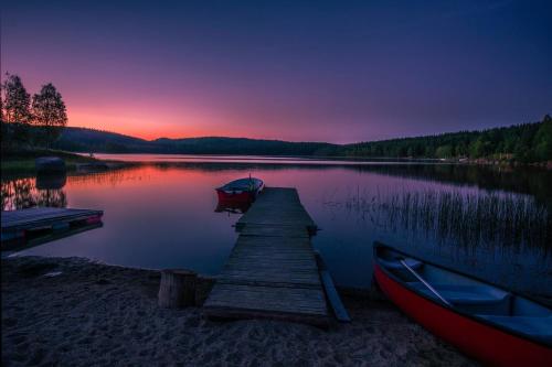 Rödvattnet cottages - last minute hotel in Unknown City