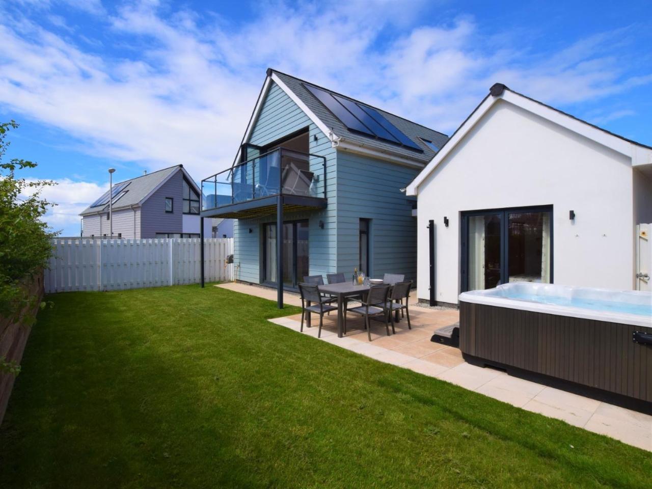 3 Bed in Westward Ho 75539 — hotel in Northam