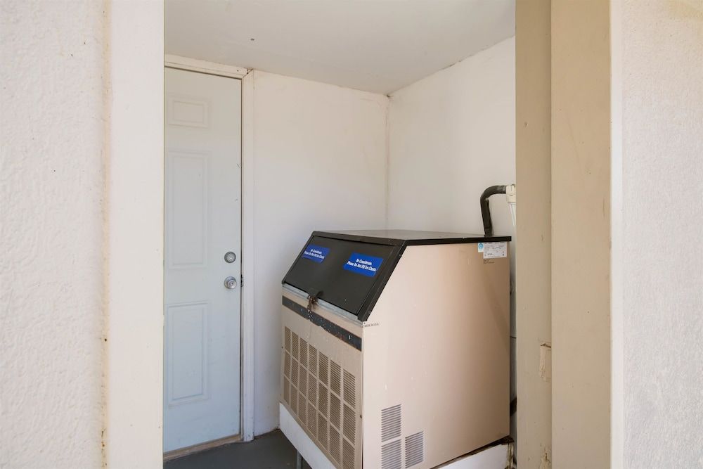 Motel 6 Holyoke MA - photo 27