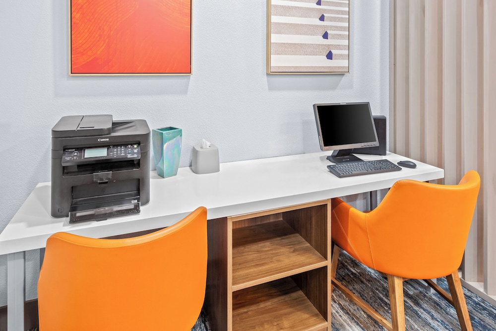 Holiday Inn Express Hotel & Suites Cross Lanes by IHG - photo 24