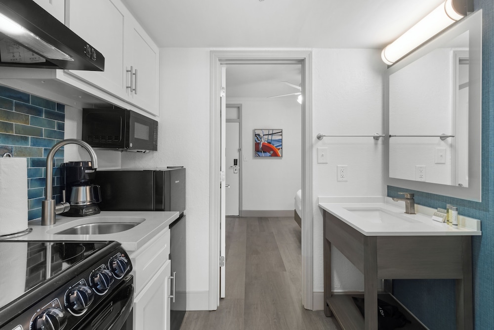 Compass Cove Resort - photo 190