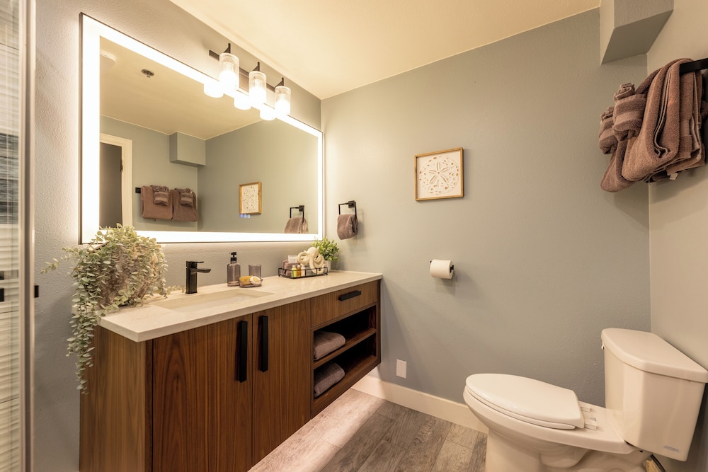 Seaside Oceanfront Inn - photo 128