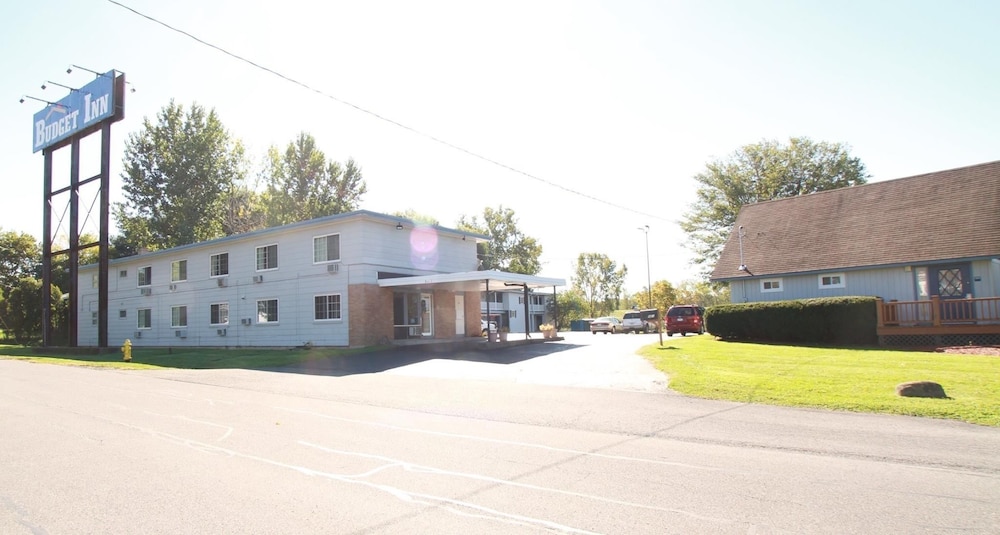 Budget Inn Syracuse Airport - photo 36