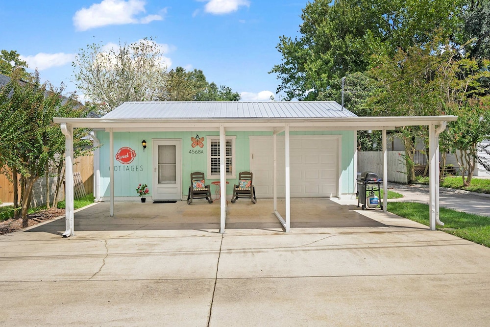 Dog Friendly Cottage Just North of Historic St Aug — 4-Star Luxury Hotel in Saint Augustine, United States