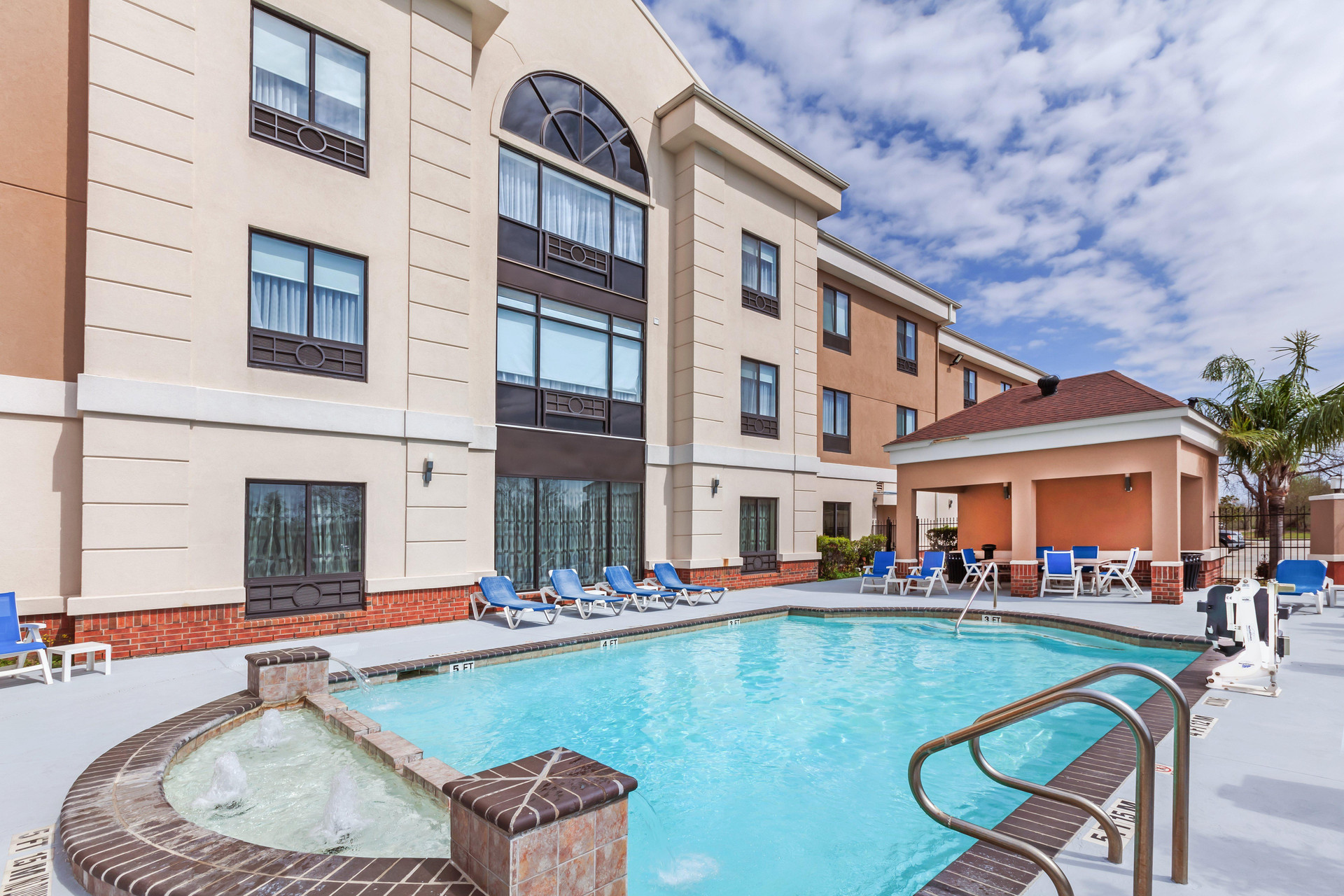 Holiday Inn Express & Suites Houston East by IHG - photo 14