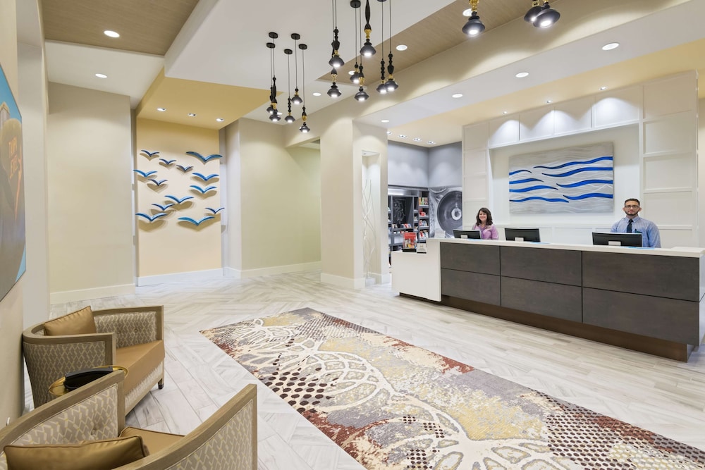 Hampton Inn & Suites Tampa Airport Avion Park Westshore - photo 3