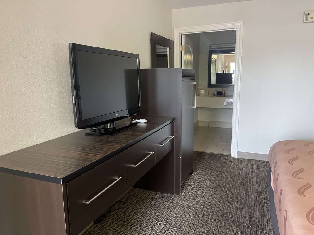Quality Inn Dalton Central - photo 14