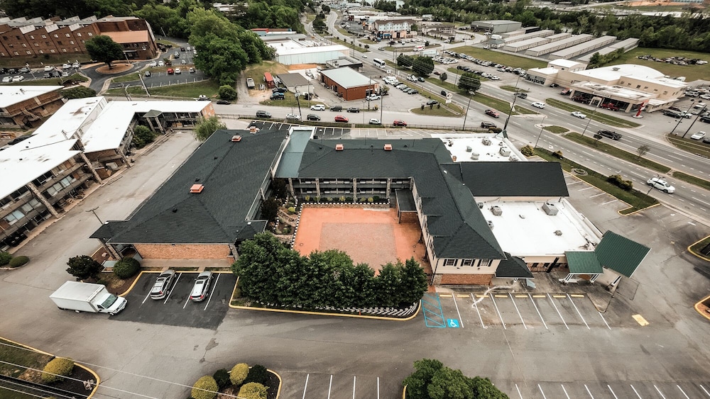 Riverside Inn & Suites by OYO Danville Ceaser Casino - photo 75