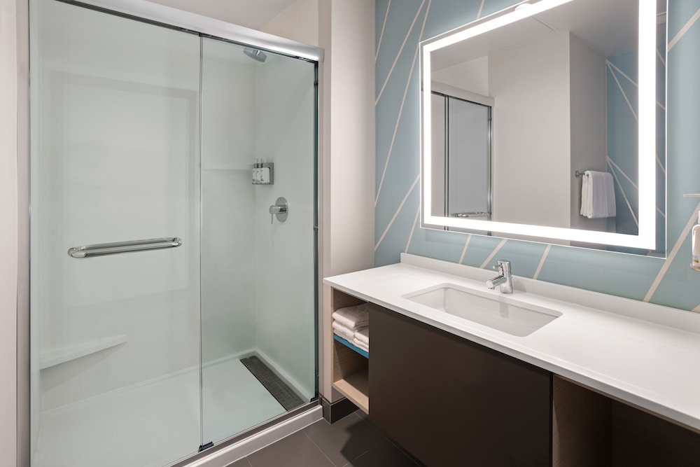 avid hotel Brooklyn Dyker Heights by IHG - photo 13