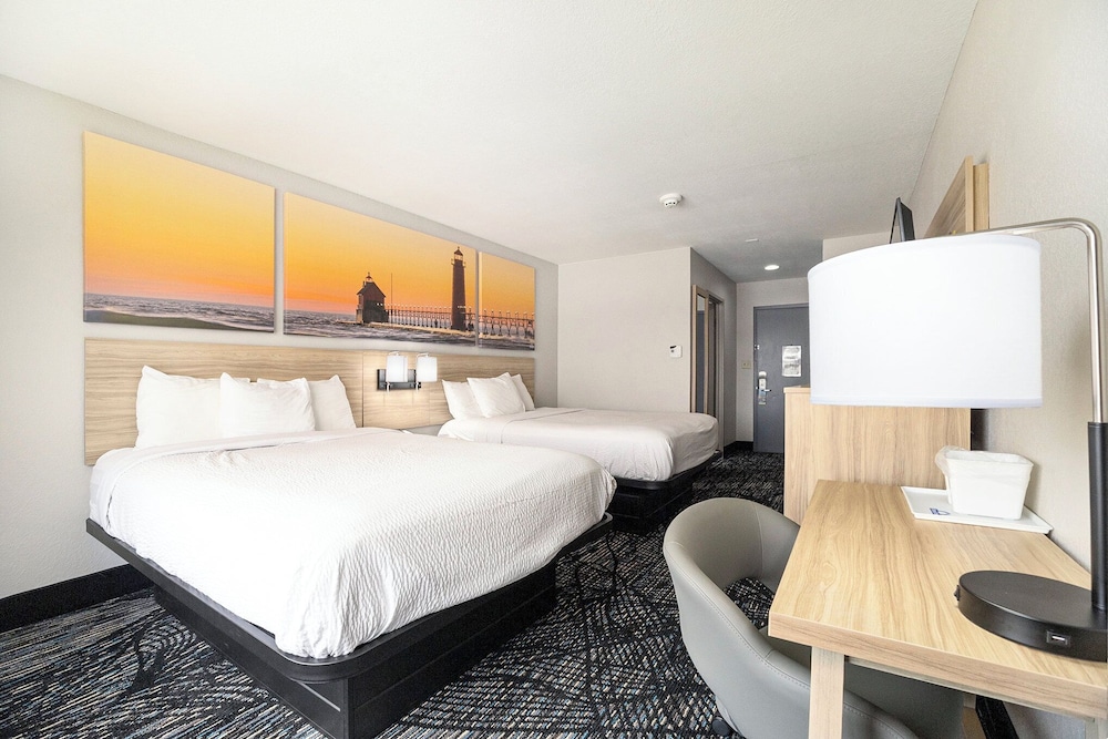 Days Inn & Suites by Wyndham Muskegon - photo 11
