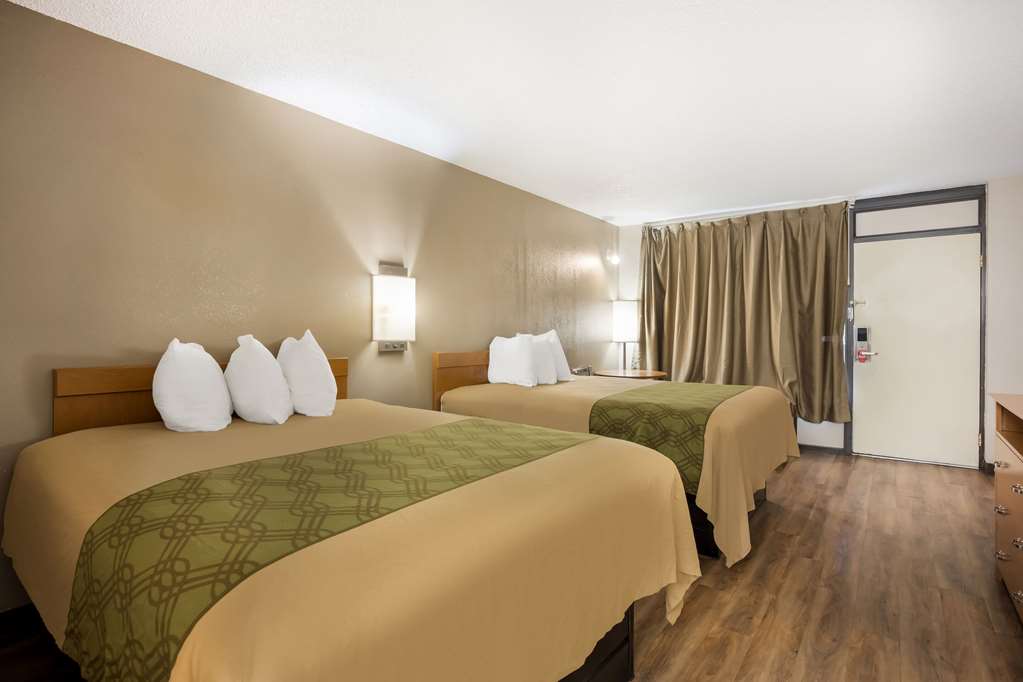 Econo Lodge Live Oak - photo 15