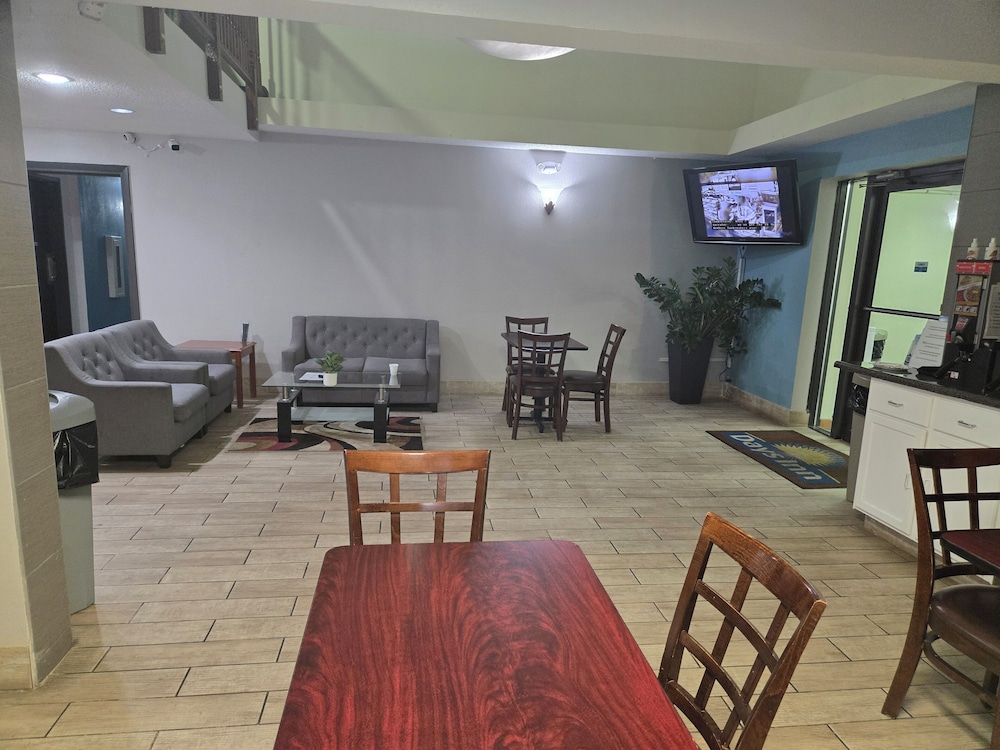 Days Inn by Wyndham Portage Cascade Mountain area - photo 7