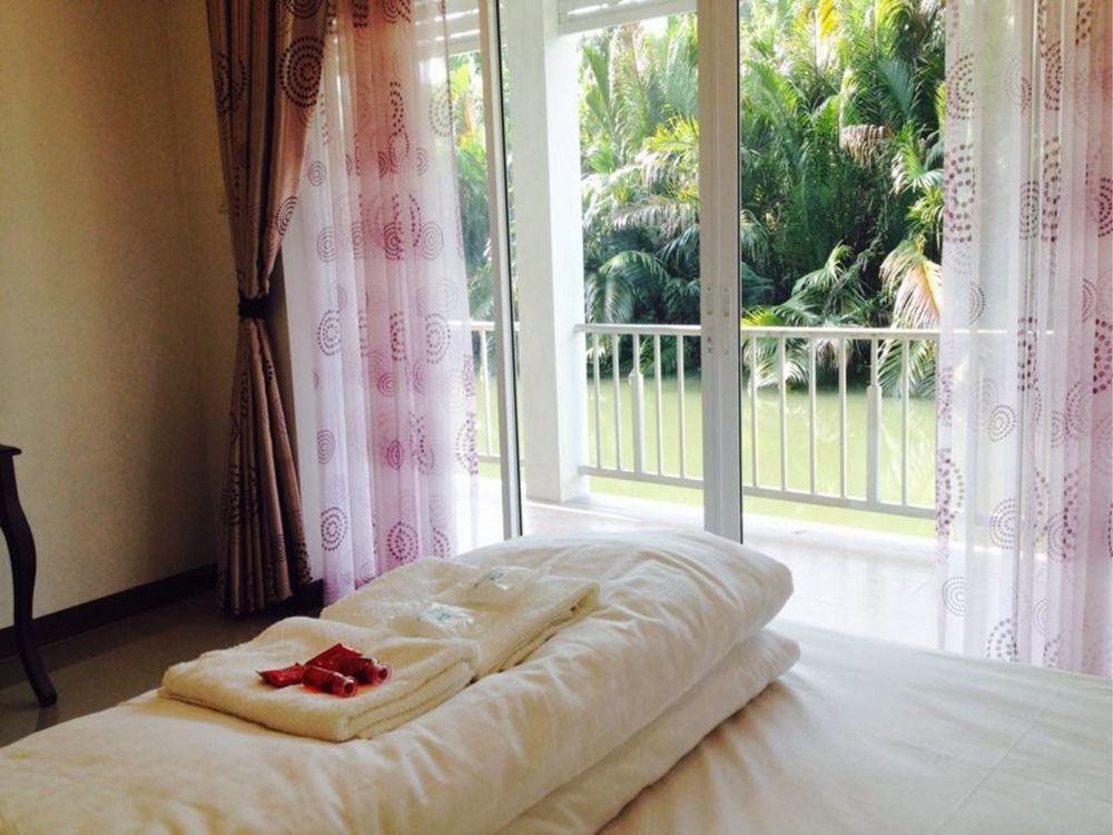 Srisawad River Side in Samut Songkhram, Thailand