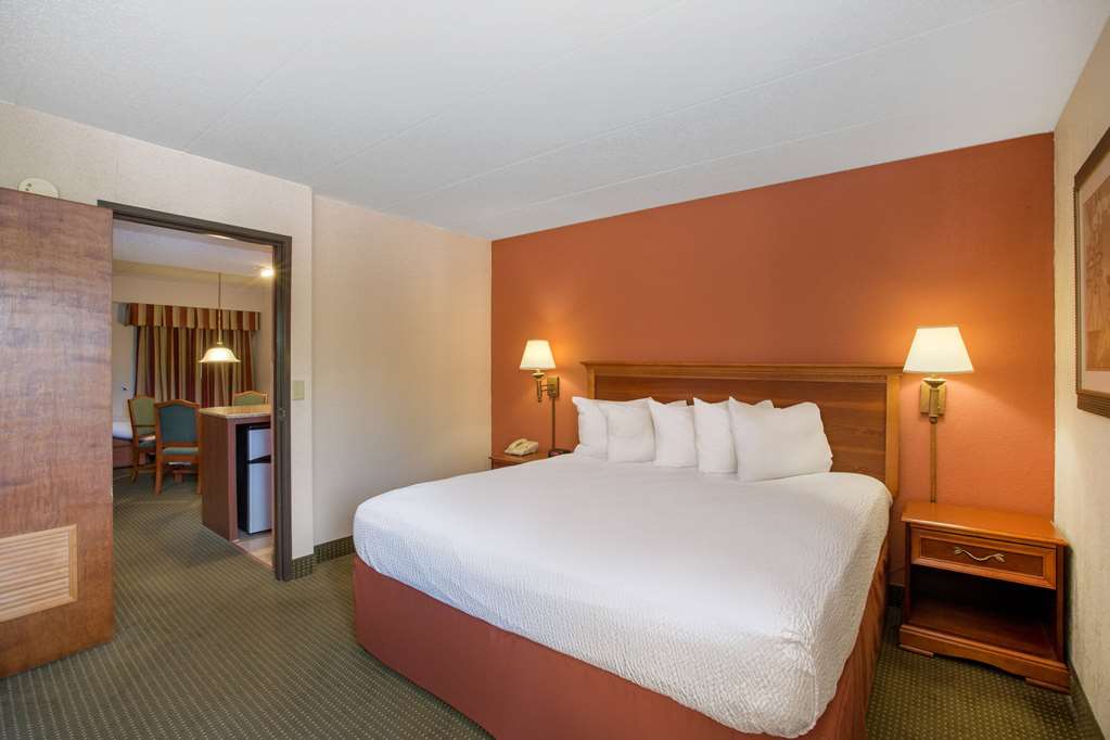 AmericInn by Wyndham Omaha - photo 14