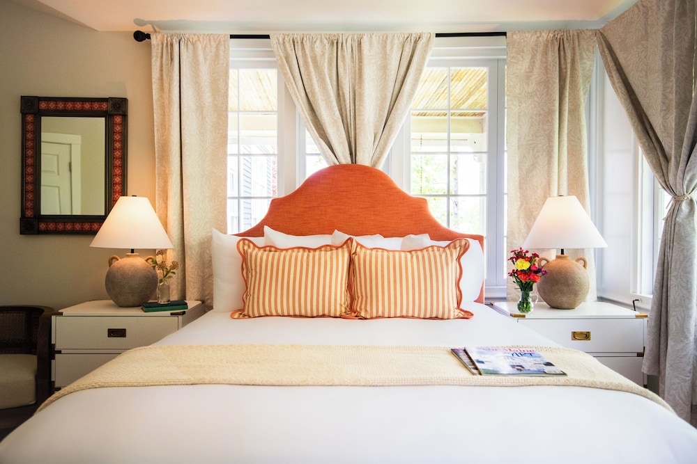 Cleftstone Inn — 4-Star Luxury Hotel in Bar Harbor, United States