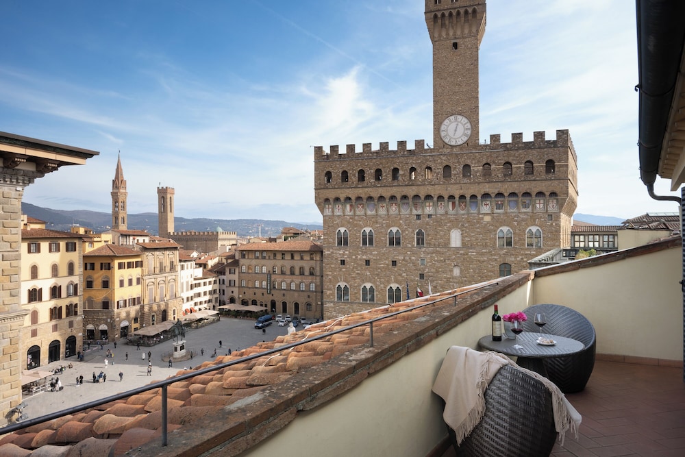 Relais Piazza Signoria — 4-Star Luxury Hotel in Florence, Italy