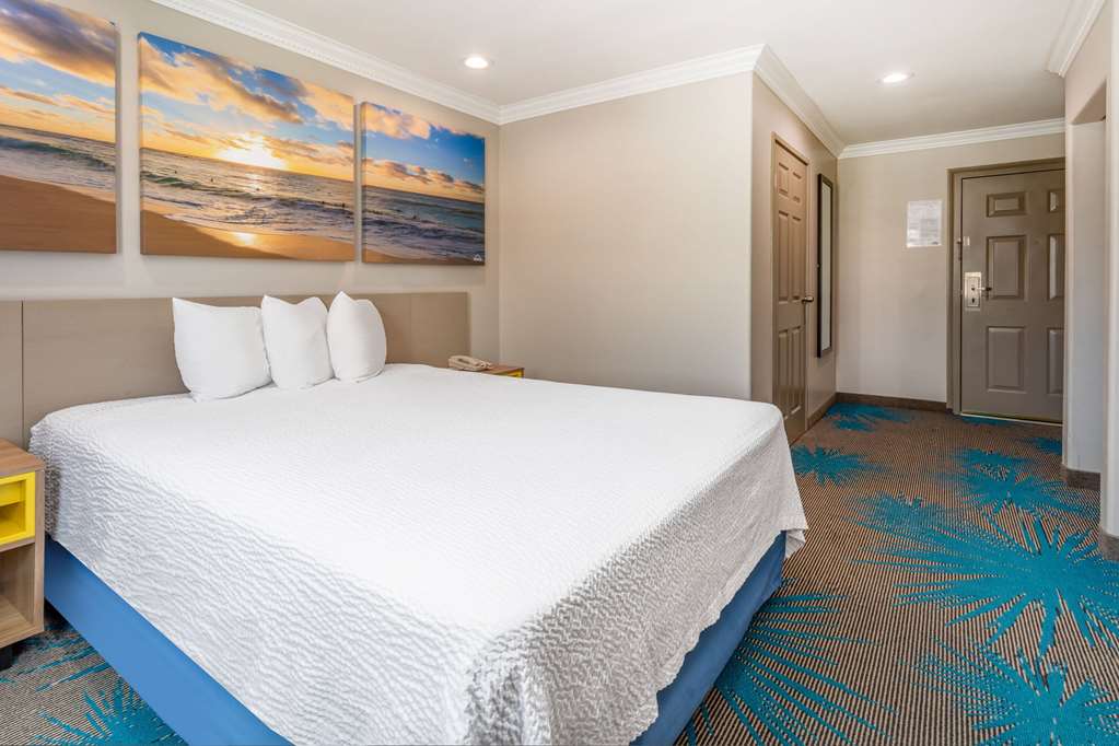 Days Inn by Wyndham Santa Monica - photo 49