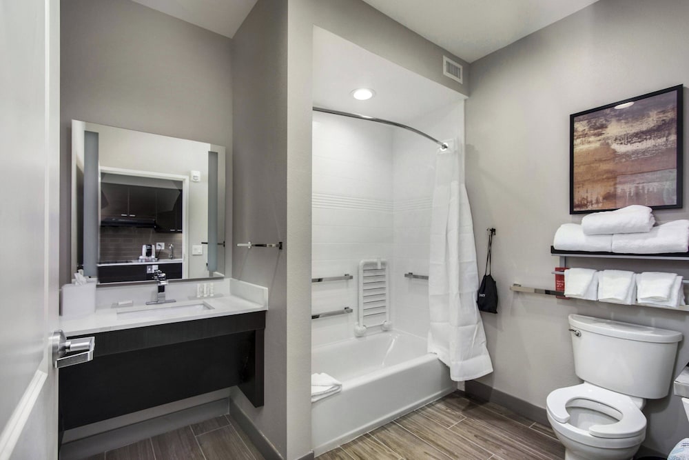 TownePlace Suites by Marriott Houston Hobby Airport - photo 31