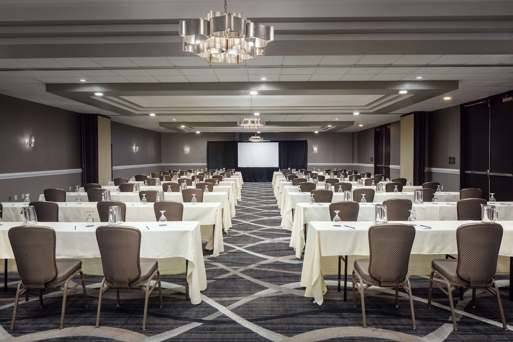 DoubleTree by Hilton Cherry Hill Philadelphia - photo 37