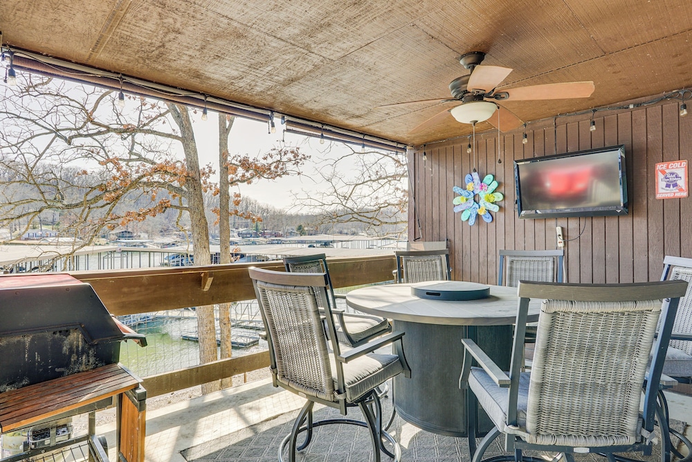 Lakefront Condo w Resort Amenities in Osage Beach - photo 11