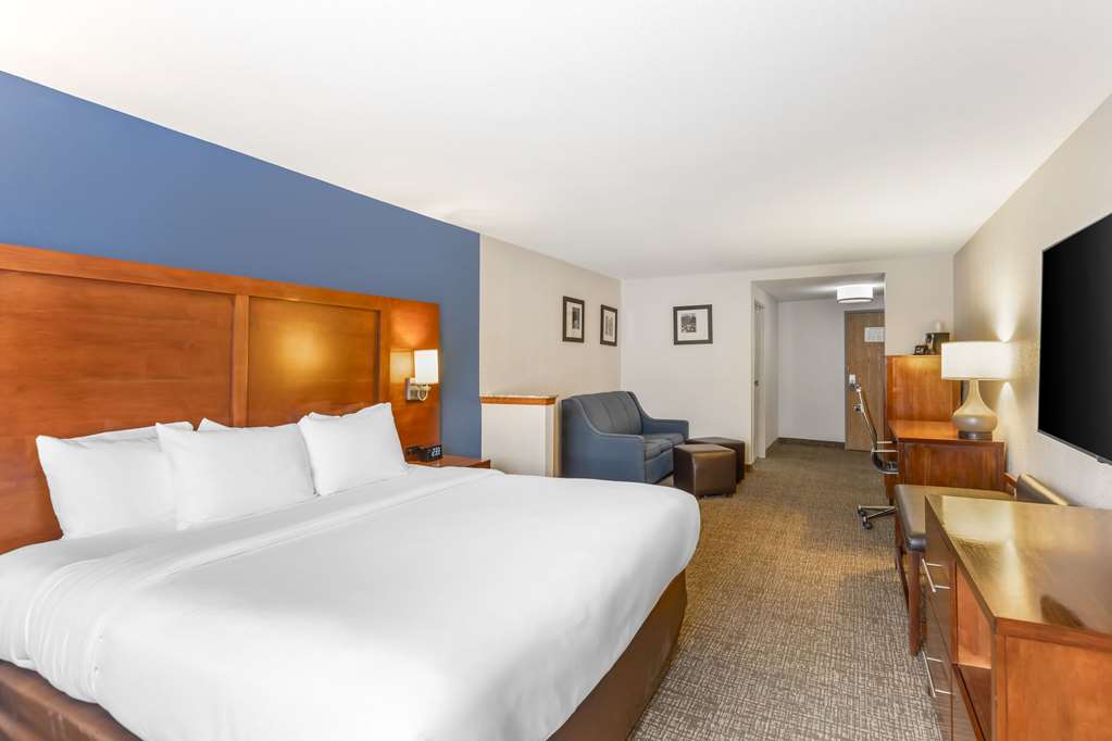 Comfort Suites Longmont - photo 8