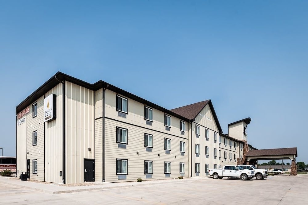 Black Gold Suites Stanley - featured photo