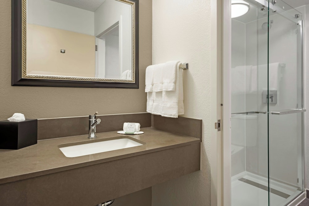 Courtyard by Marriott Anaheim Buena Park - photo 23